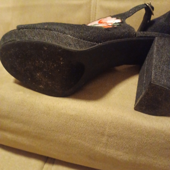 Cape Robbin denim embroidery heals. Size 8.5 - Picture 4 of 6